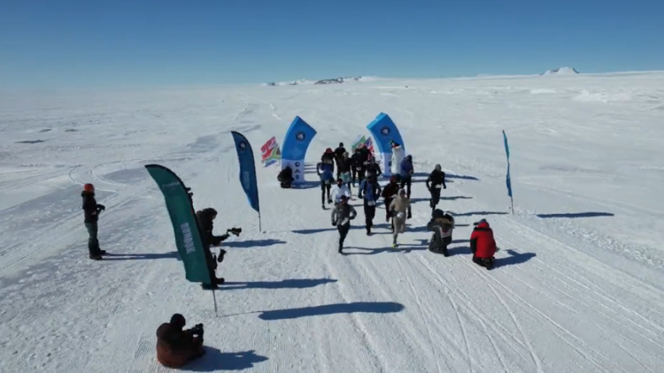 Cursă extremă la Antarctic Ice Ultra