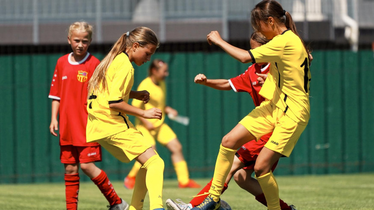 Fotbal feminin. S-au stabilit semifinalistele campionatului național WU12