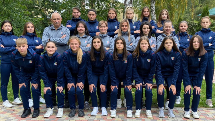 Fotbal feminin. Selecționata WU17 a început joi pregătirile pentru turneul de calificare din Albania