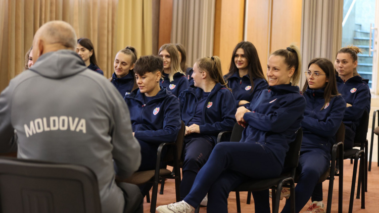 Fotbal feminin. Tricolorele s-au reunit pentru meciurile cu Haiti 