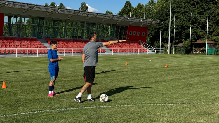 Fotbal feminin. Vezi imagini de la primele antrenamente ale Naționalei înainte de meciul cu Slovenia