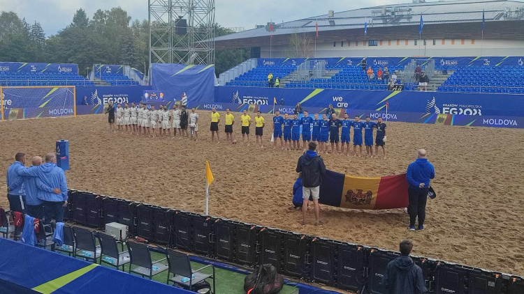 Fotbal pe plajă. Italia învinge Moldova