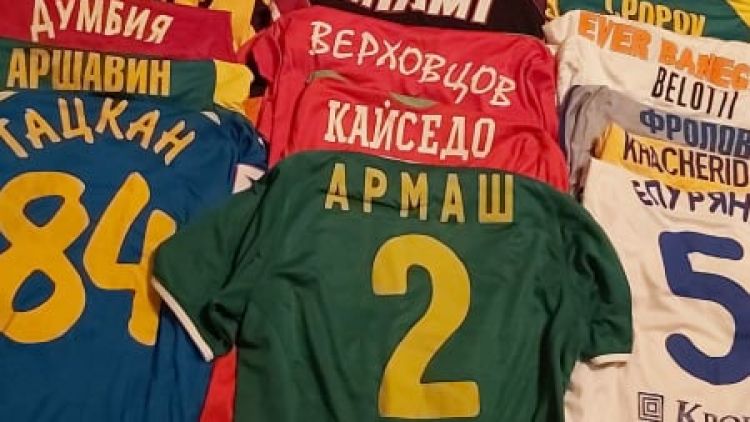 Igor Armaș și-a vândut colecția de tricouri și va dona banii pentru tratamentul juniorului echipei Buiucani