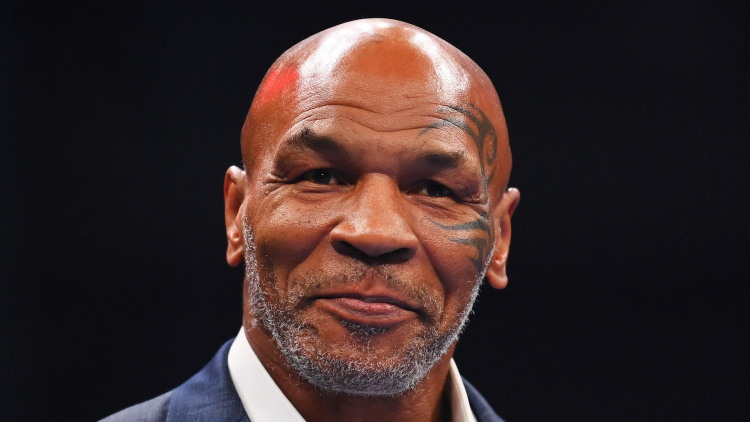 Mike Tyson, din nou pe ring