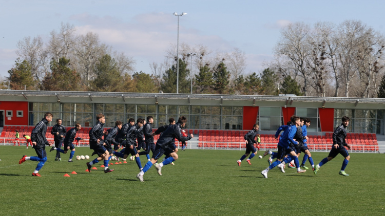 Under 17. Meciuri amicale cu Armenia